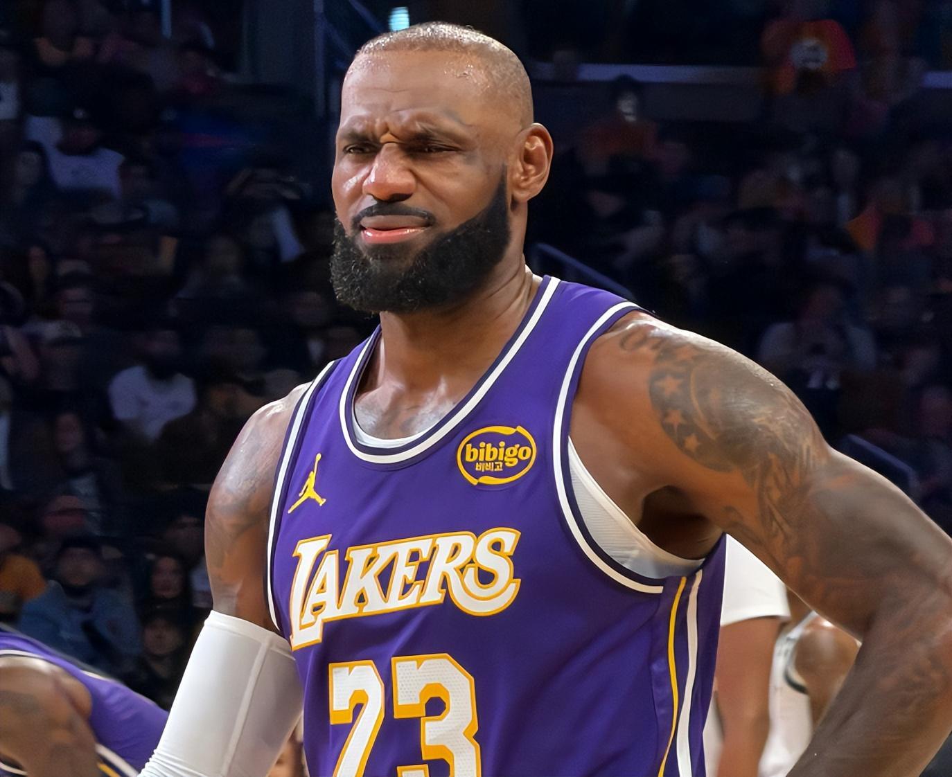 星空体育-周最佳球员诞生，NBA官宣2笔罚单！勇士酝酿大交易，老詹做出决定