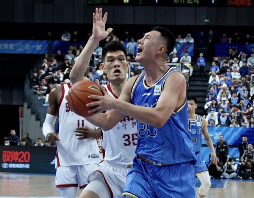 星空体育app下载-翟晓川：面对困难需要每个人的无私和牺牲，我们定会团结一致渡过