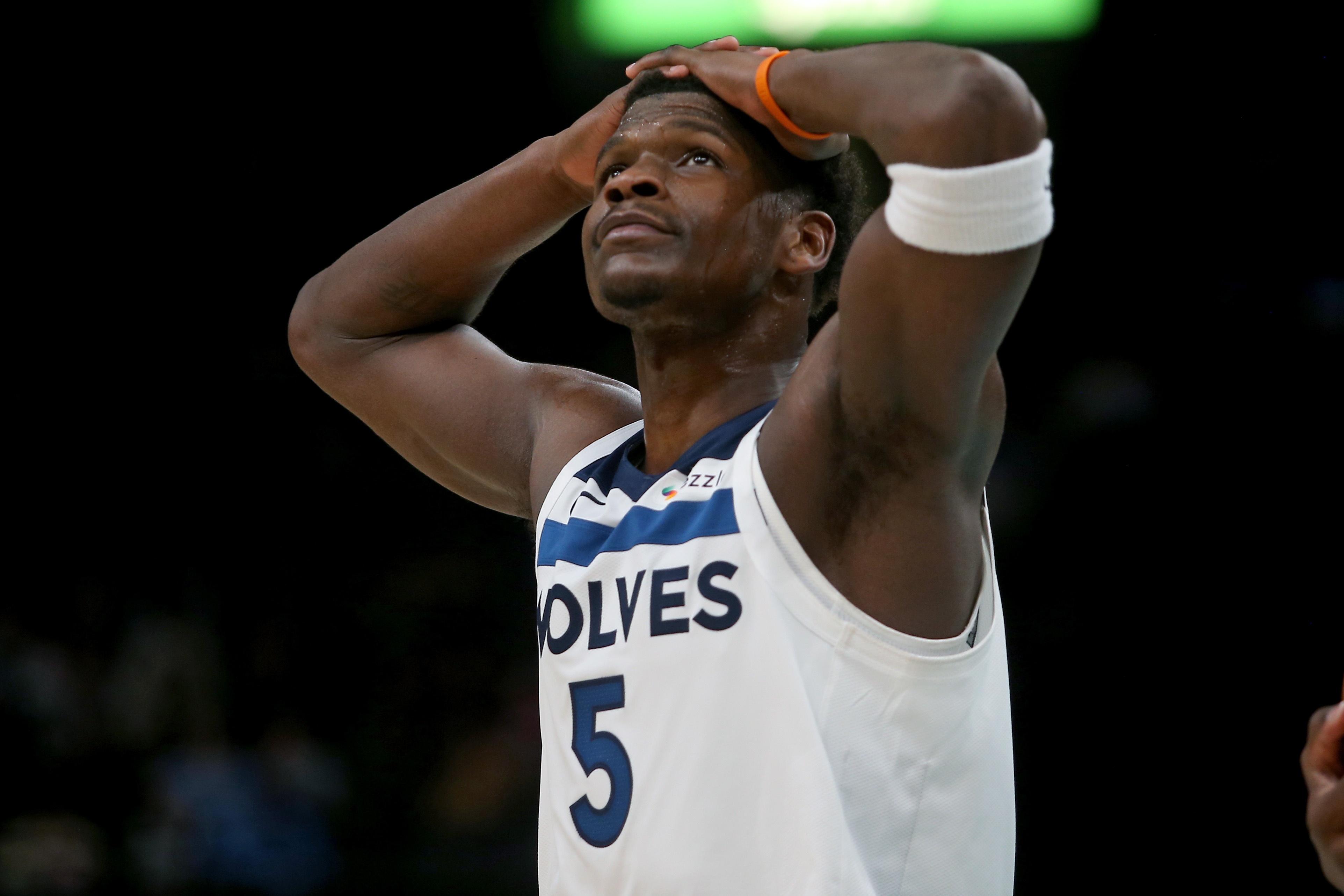 星空体育官方网站-爱德华兹：我不太喜欢打快 但跟着道苏姆他们出战时 我只能跟着跑